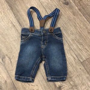 Newborn pants with suspenders